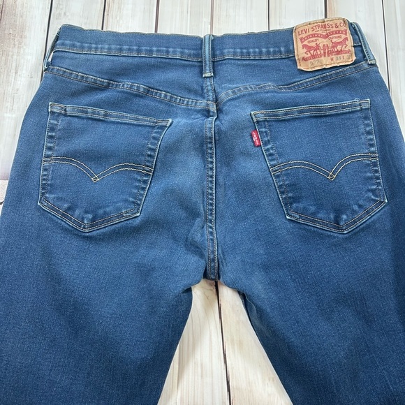 - Levi's 527 Jeans. Straight Leg. Classic Style. Size 34/32 - Picture 4 of 7